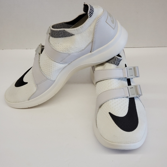 Men Nike Shoes - Picture 2 of 4